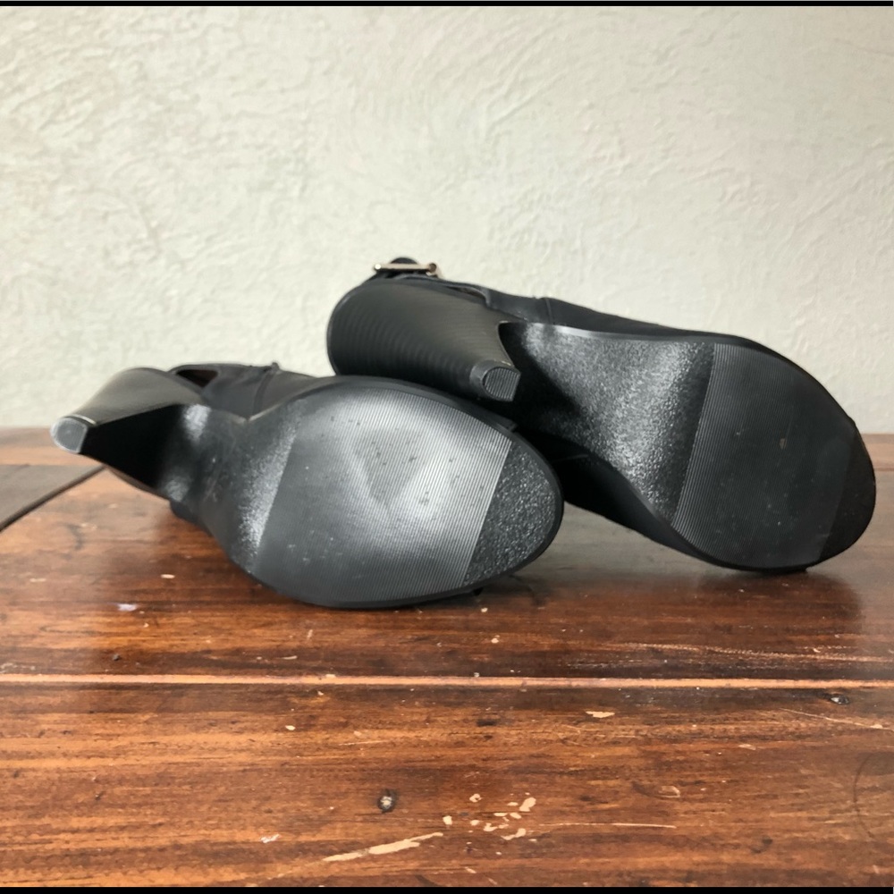 Black Gladiator Strappy Heel - Picture 7 of 8